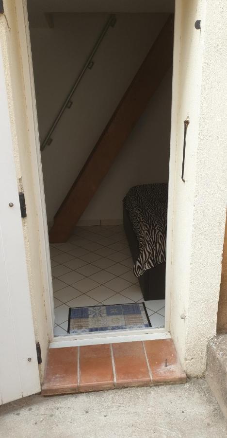 Jolie Petite Maison De Village Marseille Luaran gambar